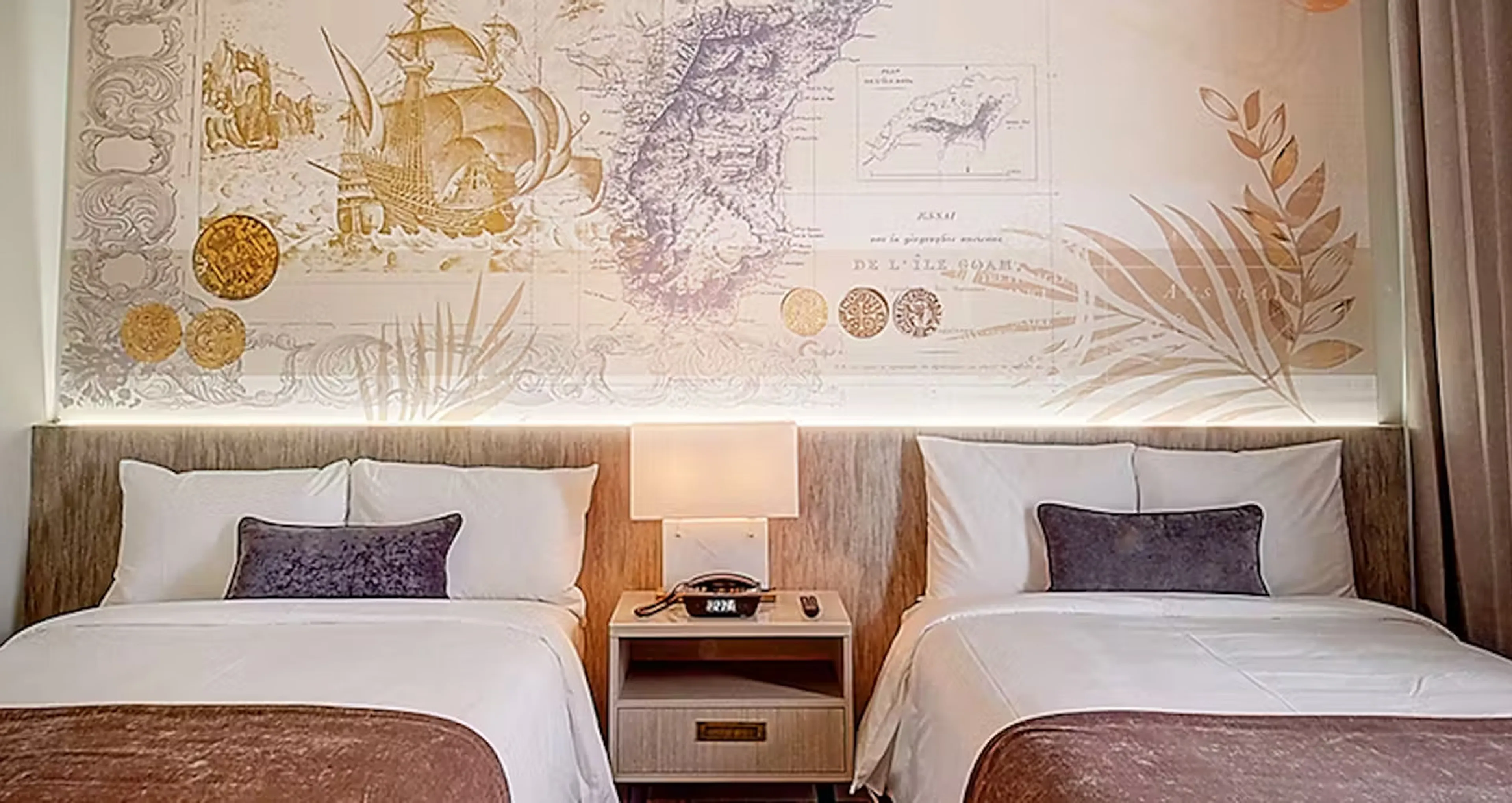 Luxury Room - Another view of twin beds