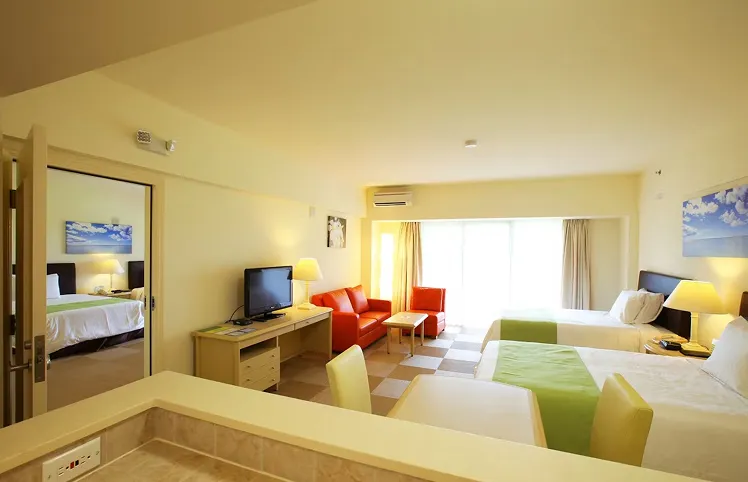 Premier Room - Desk and sitting area
